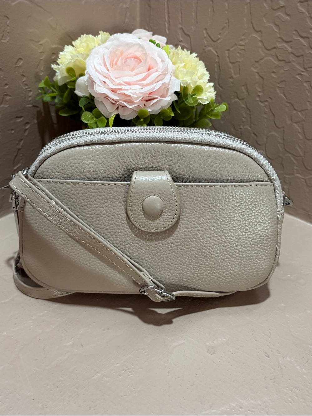 Elegant Compact Pebbled Leather Crossbody Shoulder Bag ~ Greige